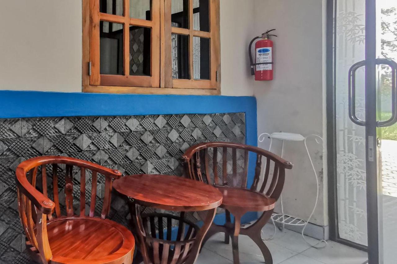 Reddoorz Near Pantai Pancer Door Pacitan Hotell Exteriör bild