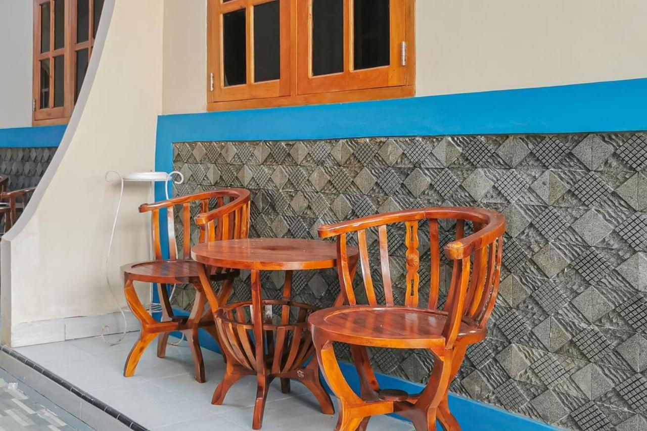 Reddoorz Near Pantai Pancer Door Pacitan Hotell Exteriör bild